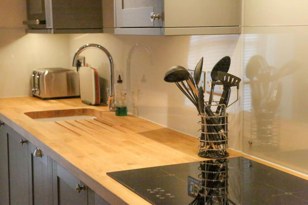 Cosy Modern Cottage - Вэрхэм Экстерьер фото